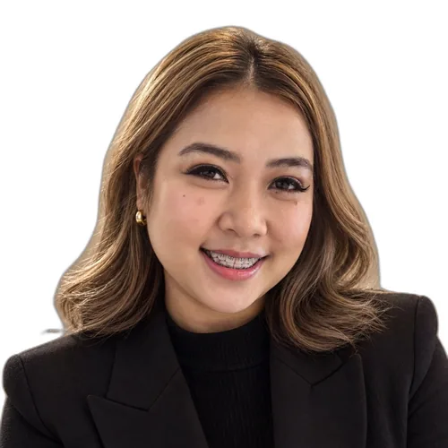 Gina, Senior Lash Artist at AyuriNails Beauty Lounge